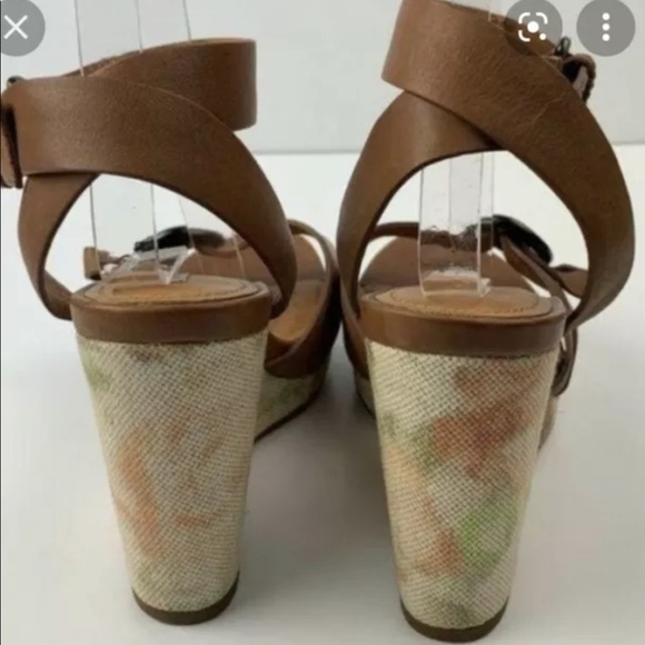 Pre-Owned W/o Box GEOX D Victory B D42P5B Sz 38.5 Brown With Floral Canvas Wedge - Picture 4 of 11